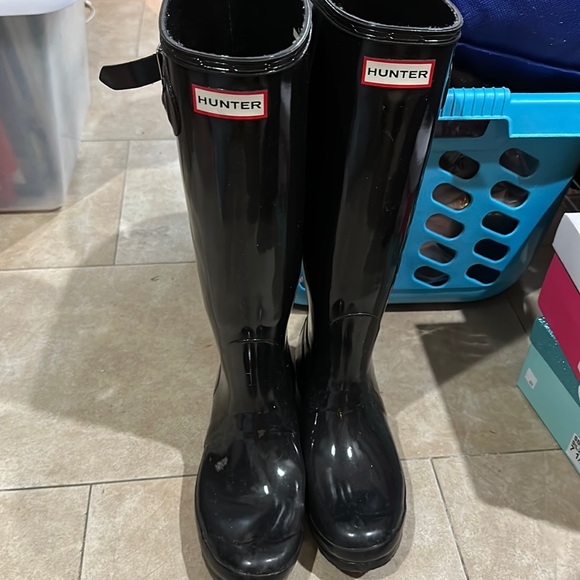 Hunter Rain Boots in size 8. Tall and Navy Blue. Worn once! Excellent condition - Picture 1 of 5